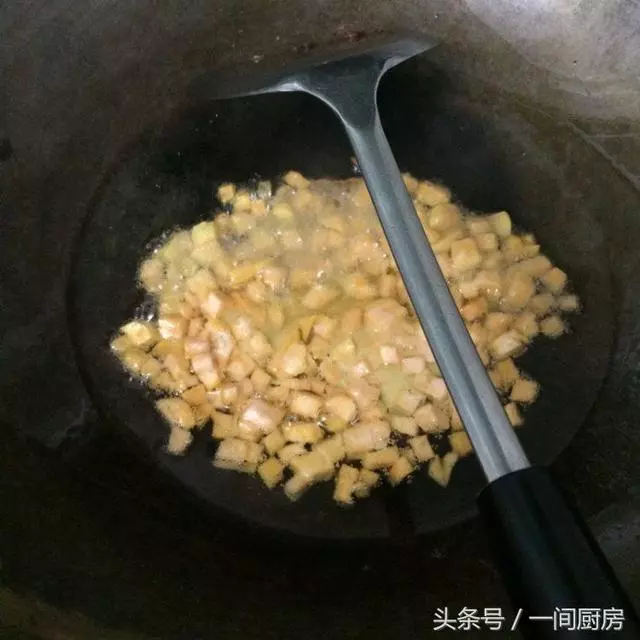 這才是「紅薯最好吃的做法」,比蒸著吃好吃太多了,一連吃兩個都還不過癮!