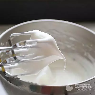 巧克力蒸蛋糕的做法。