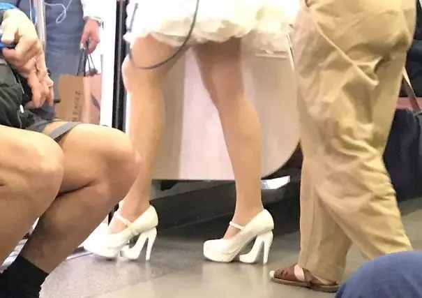 19套「賣出一件都算奇蹟」的悲劇服裝設計