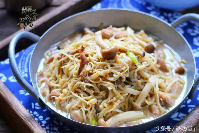 金針菇換個做法,很香很下飯,第一次這樣吃,比涼拌香,你也試試