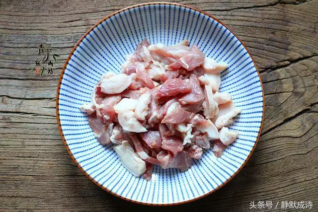金針菇換個做法,很香很下飯,第一次這樣吃,比涼拌香,你也試試