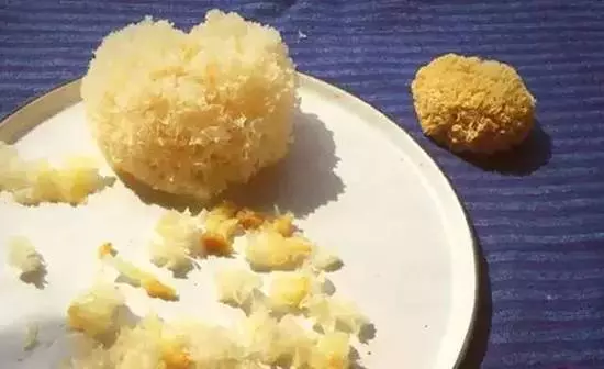「銀耳蓮子湯」這樣煮簡單又膠質滿滿,喝完摸皮膚就知道