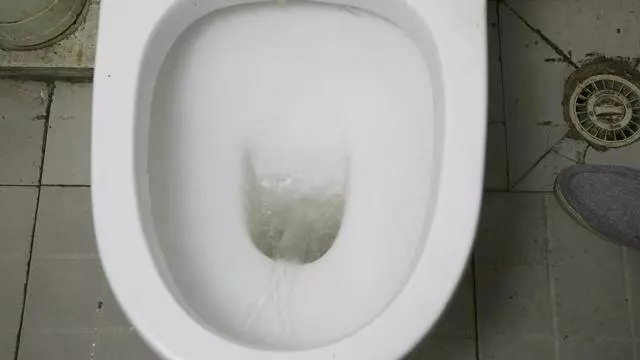 【可樂】和【香皂】混一起,解決了很多主婦的難言之隱,前後對比很明顯,「真實用」