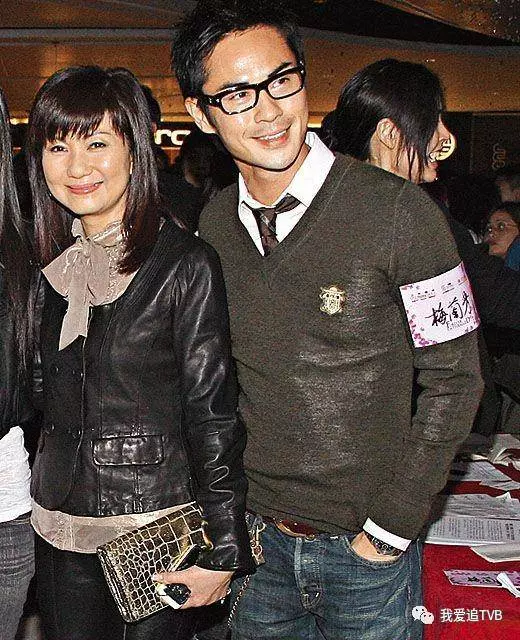 鄭嘉穎、陳凱琳812峇里完婚TVB樂易玲爆料:鄭嘉穎兄弟們都請假