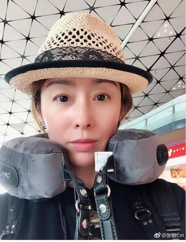 50歲的張敏素顏長這樣,網友:除了那顆痣其他的都變了~~~~~~