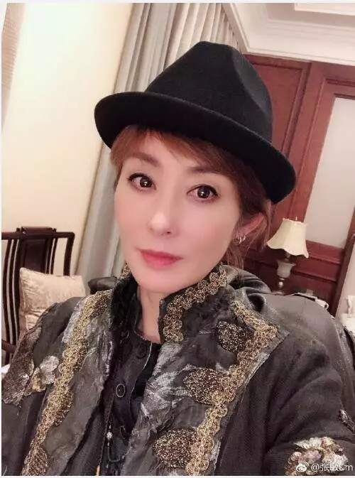 50歲的張敏素顏長這樣,網友:除了那顆痣其他的都變了~~~~~~