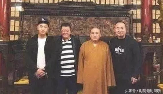 釋小龍背景曝光娛樂圈沒人敢惹他,網友:得罪的可是整個武林啊