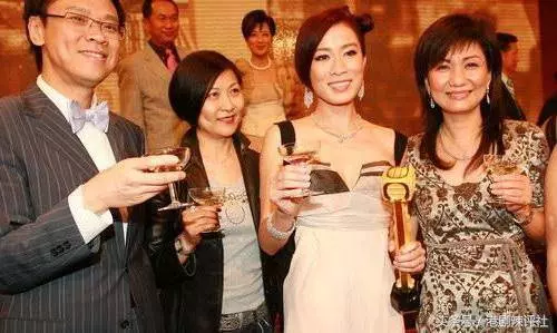 同樣是TVB兩屆視後,佘詩曼實至名歸,而胡定欣卻遭幕後公開炮轟