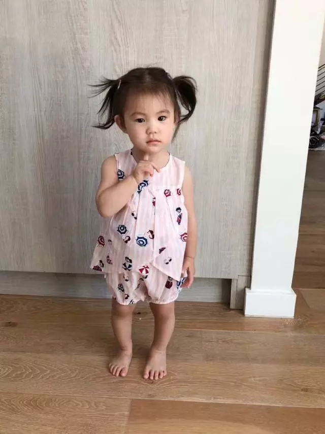 陳冠希媽媽近照首次曝光,年輕長相太驚艷,難怪女兒長得那麼美