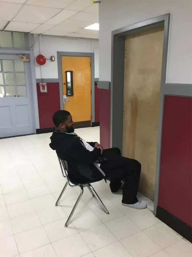 6個學生們會留下超大陰影的超不好惹老師們#1 老師將睡著的學生的鞋帶綁在一起