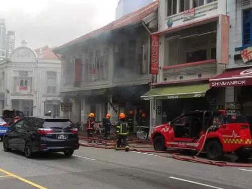 牛車水老燒臘店火災 員工抱收銀機逃命