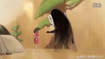《神隱少女》:橋上路過那麼多人,為什麼無臉男只喜歡千尋?