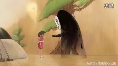 《神隱少女》:橋上路過那麼多人,為什麼無臉男只喜歡千尋?
