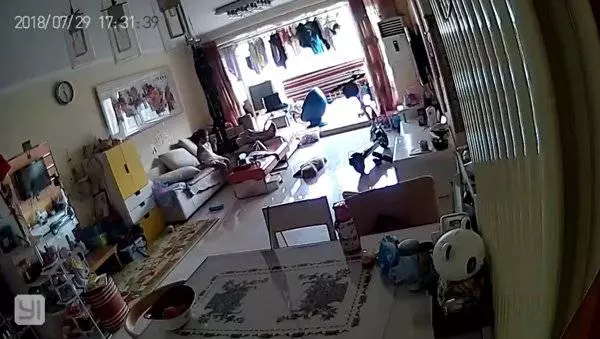 電動滑板車 充電時爆炸