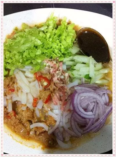 傳統小吃:自製亞參叻沙,又酸又辣又香又夠味