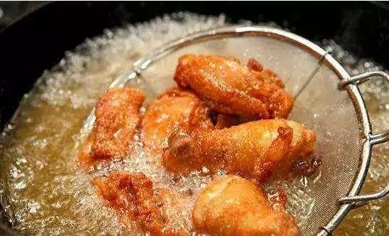腦中風都是「吃」出來的?醫生:過了50歲,這3種食物再喜歡也要忌口,戒掉4惡習,腦血管不好的人注意!