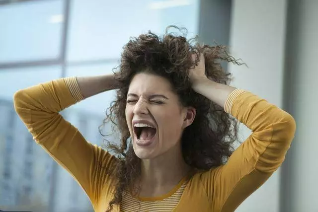 腦中風都是「吃」出來的?醫生:過了50歲,這3種食物再喜歡也要忌口,戒掉4惡習,腦血管不好的人注意!
