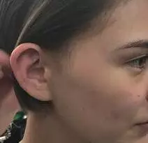 昆凌短髮出鏡,無意暴露自己素顏,沒想到容顏瞬間讓人跌破眼鏡,網友:生完孩子就是老得快