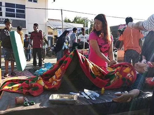 印尼龍目島(Lombok)今日清晨發生64級地震,殃及大馬登山隊,造成隊里1名30歲大馬女登山客喪命,另6人受傷