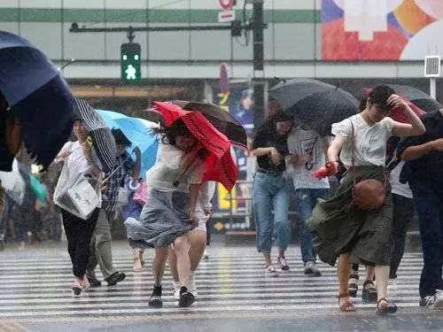 颱風「雲雀」 登陸日本 至少16傷
