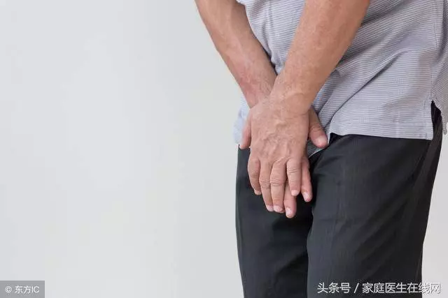 尿液很黃有異味?若有這1種情況,請您馬上就醫