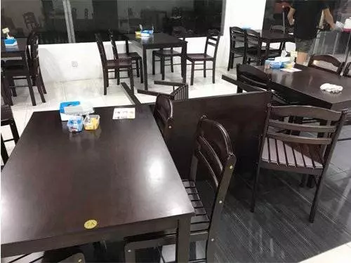 8華裔男女 深夜大鬧串串燒餐館