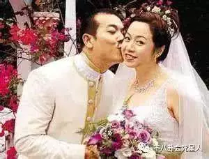 與洪金寶老婆同屆港姐,嫁惡人配角後54歲穿超短裙買百元球鞋