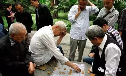 膝蓋不好,上下樓梯會疼,專家教你一個動作,幫助膝蓋血液循環