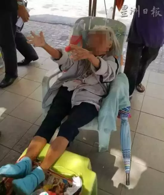 被兒子趕出家門.老婦巴士站露宿一年