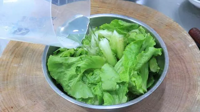 三分鐘就能學會的「蚝油生菜」這麼做真絕了,生菜翠綠味道濃郁