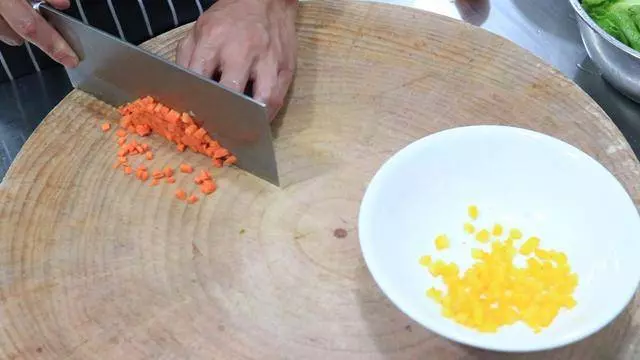 三分鐘就能學會的「蚝油生菜」這麼做真絕了,生菜翠綠味道濃郁
