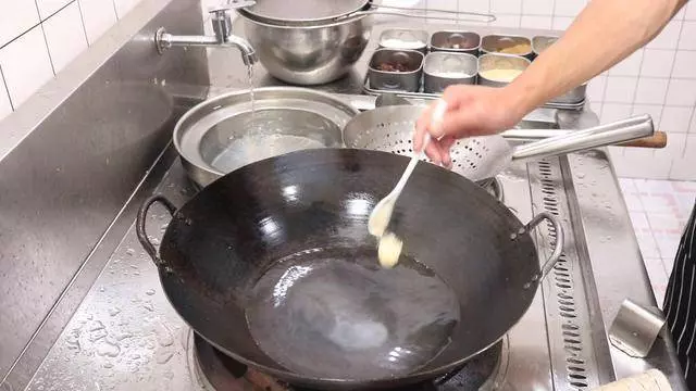 三分鐘就能學會的「蚝油生菜」這麼做真絕了,生菜翠綠味道濃郁