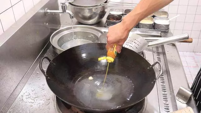 三分鐘就能學會的「蚝油生菜」這麼做真絕了,生菜翠綠味道濃郁