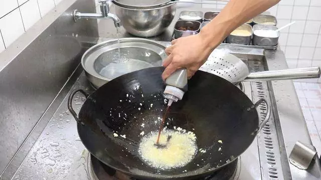 三分鐘就能學會的「蚝油生菜」這麼做真絕了,生菜翠綠味道濃郁