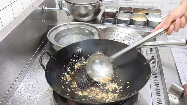 三分鐘就能學會的「蚝油生菜」這麼做真絕了,生菜翠綠味道濃郁