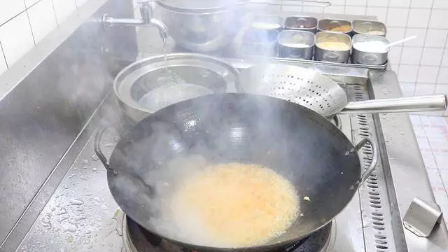 三分鐘就能學會的「蚝油生菜」這麼做真絕了,生菜翠綠味道濃郁