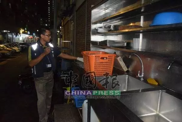 [ 大馬 ] 老鼠屎、蟑螂處處可見 檳2扁擔飯店被令關2周