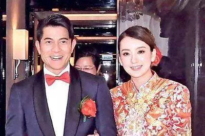 郭富城小22歲嬌妻方媛出海玩,私人遊艇內景曝光,天王真大方