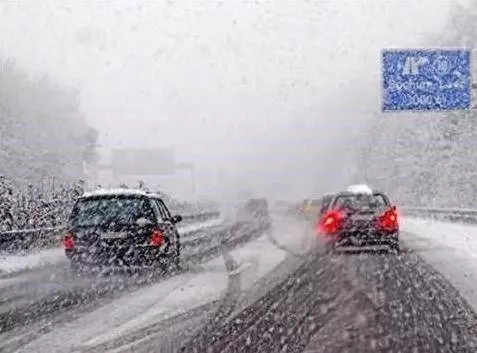 駕駛人注意汽車上這3個鍵別亂按,一旦按錯了車毀人亡