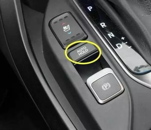 駕駛人注意汽車上這3個鍵別亂按,一旦按錯了車毀人亡