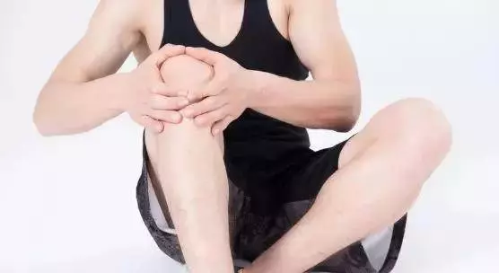膝蓋疼千萬不能揉,1套操教你正確保護膝蓋