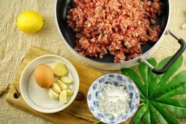 用了十年的炸丸子秘方外酥里嫩太好吃,竅門竟然這麼多
