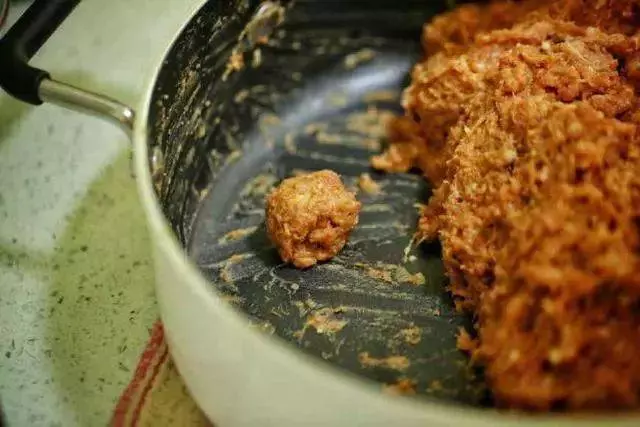 用了十年的炸丸子秘方外酥里嫩太好吃,竅門竟然這麼多