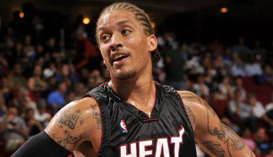 利拉德評選的NBA五大單挑達人,德魯大叔上榜,一人打爆詹皇KD