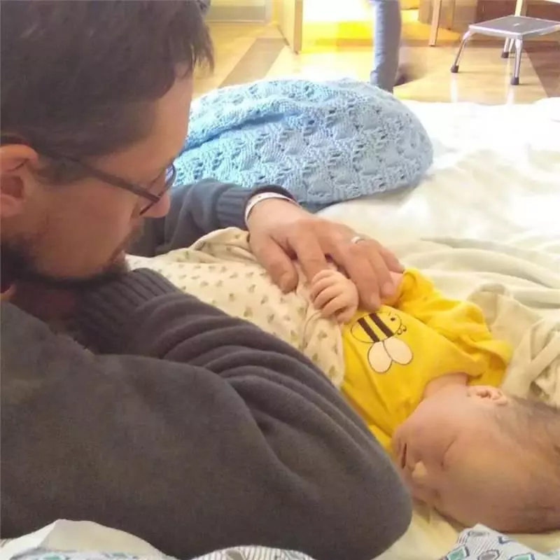 悲劇了 ~ 孕婦拍"蜜蜂蓋肚"照 快生了才發現胎死腹中