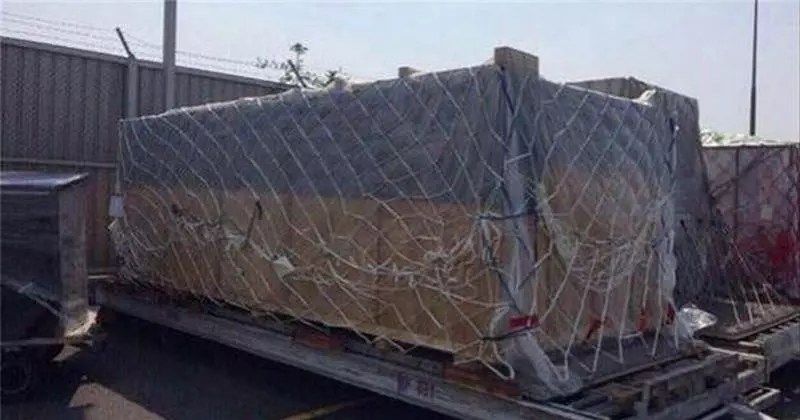 泰國來了輛神車,全泰國第一台,19億泰銖,開箱嚇死人
