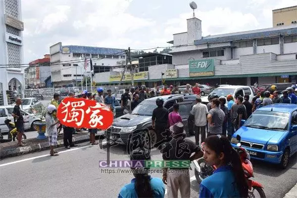 [ 大馬 ] 休旅車偷牛 牛賊狂逃20公里 鬧市就擒