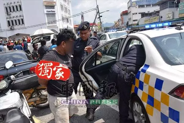 [ 大馬 ] 休旅車偷牛 牛賊狂逃20公里 鬧市就擒