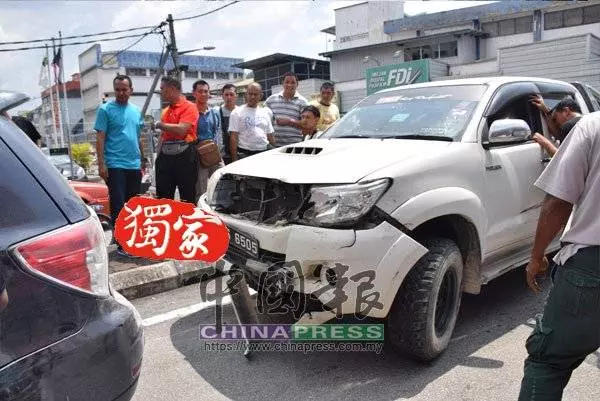 [ 大馬 ] 休旅車偷牛 牛賊狂逃20公里 鬧市就擒