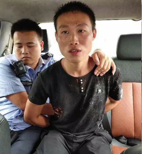 [ 中國 ] 調皮女 被打到斷氣 醫生：禽獸父親該被槍斃